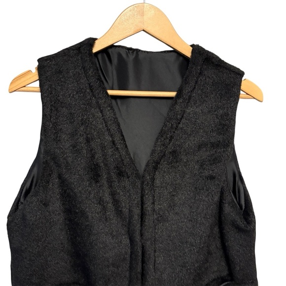 Womens Black Long Faux Fur V Neck Lined Vest, size Medium, New with Tags - Picture 4 of 12